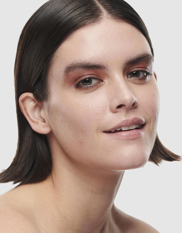 MAC - Studio Radiance Serum Powered Foundation - N18