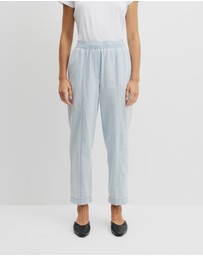 Country Road - Tapered Chambray Pintuck Pant