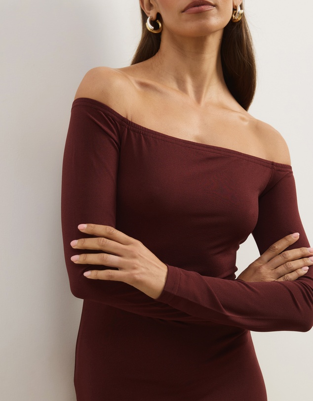 Atmos&Here - Hanna Long Sleeve Off-Shoulder Maxi Dress