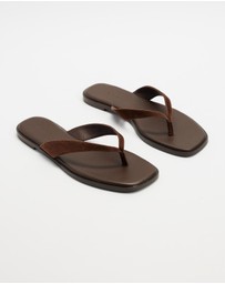 AERE - Flat Suede Thongs