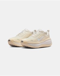 Nike - Vomero Plus - Women's