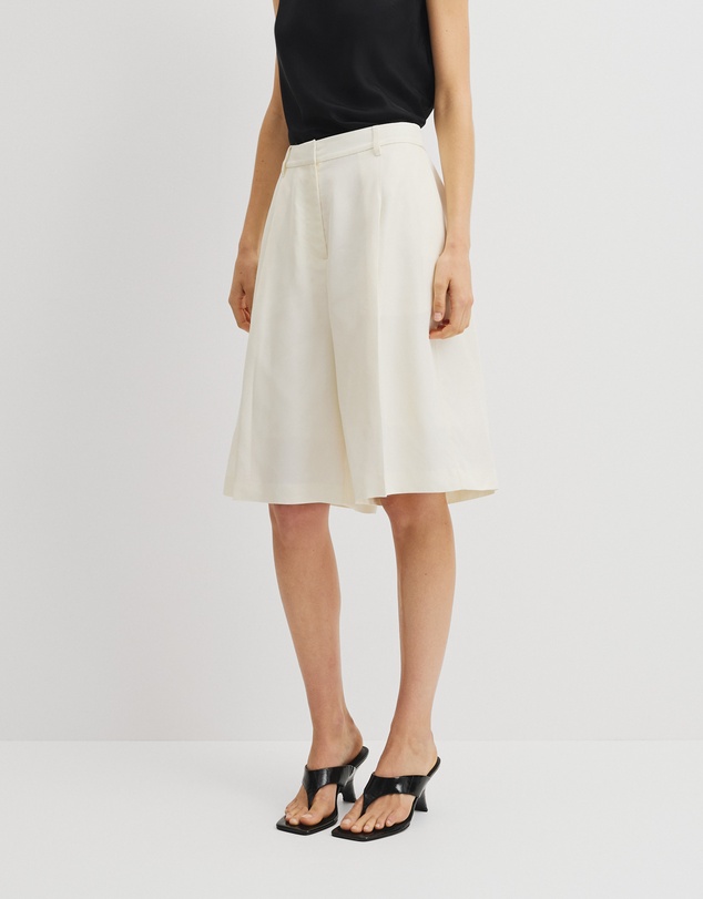 Country Road - Crepe Bermuda Short