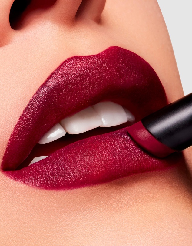 MAC - Powder Kiss Velvet Blur Slim Stick