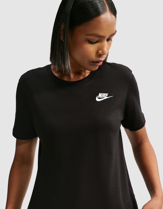 Nike - Sportswear Club Essentials T-Shirt