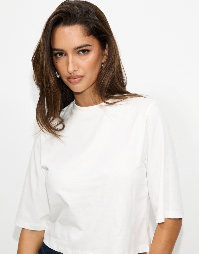 Dazie - Sandy Cropped Boxy T-Shirt