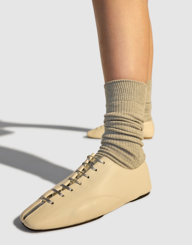 Rollie - Eva Flat