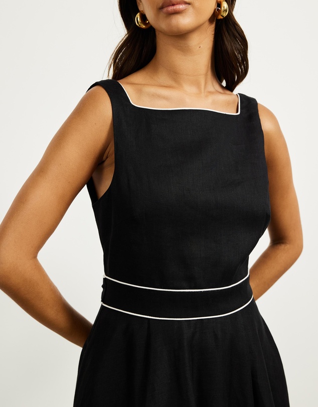 Minima Esenciales - Mabel Linen Maxi Dress