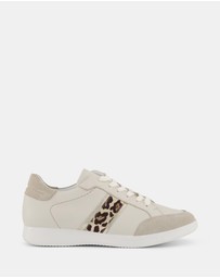 Miss Sofie - Idle Sneakers