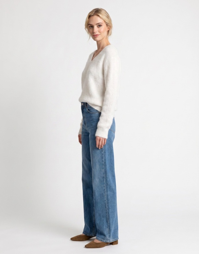 SILK MAGNOLIA - Cashmere/Silk V-Neck Jumper