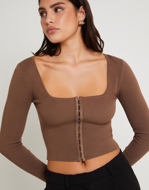 Alice In The Eve - Quinn Hook & Eye Long Sleeve Knit Top