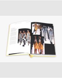 Brumby Sunstate - Versace: Catwalk