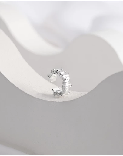 Wanderlust + Co - Jagged Baguette Silver 9mm Ear Cuff