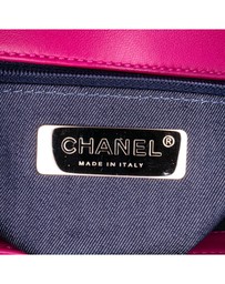 Pre-Loved by Azura Reborn - Pre-Loved chanel Leather Shoulder Bag with Flap Closure and Chain-Link Shoulder Strap