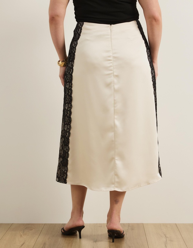 Atmos&Here Curvy - Mirelda Satin Lace Midi Skirt