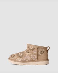 UGG - Classic Ultra Mini Sun Stitch Shoes - Kids