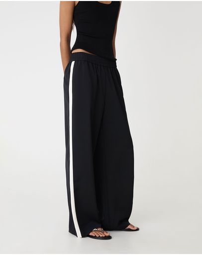 Black - Ivory