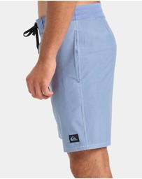 Quiksilver - Mens Surfsilk 18