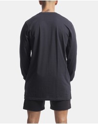 Vacancy Co - Vacant Long Sleeve Tee