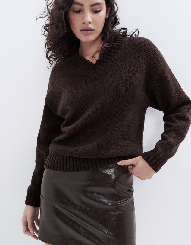UNISON - Chunky V Neck Knit