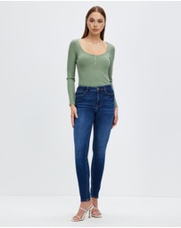GUESS - 1981 High Rise Skinny Jeans