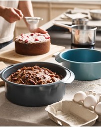 Joseph Joseph - Nest™ Bake 23cm Non-Stick Round Cake Tin with Easy-Pull Handles