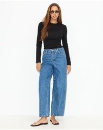 Dazie - In-Season Fitted Long Sleeve T-Shirt