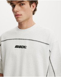 Cotton On - Cropped Fit Graphic T-Shirt