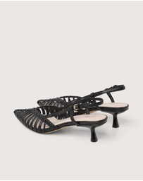 Review - Amira Heel