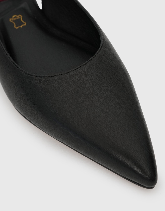 Betts - Chaps Leather Low Heel Pumps