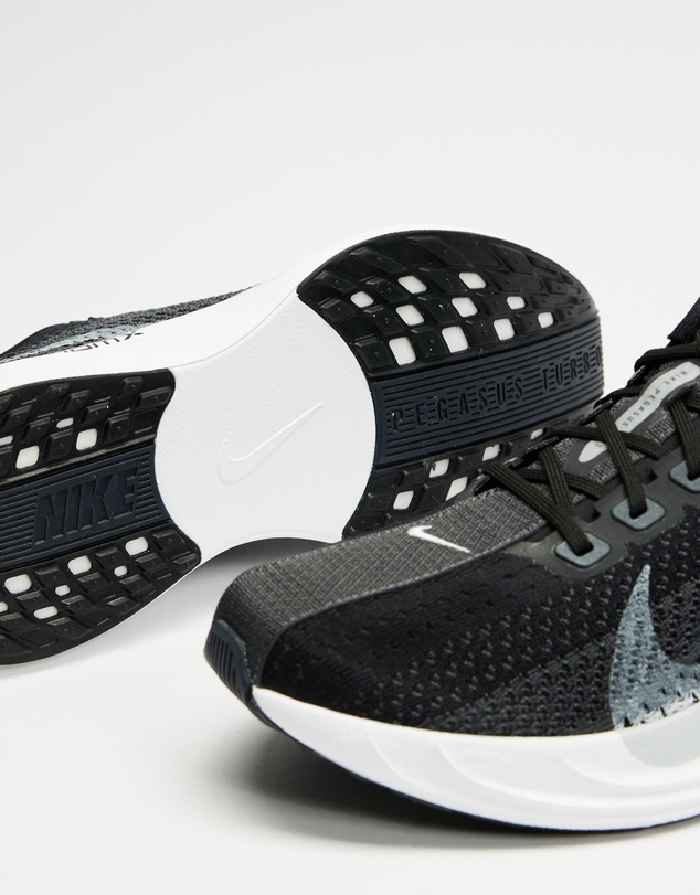 Nike - Pegasus Plus - Women's