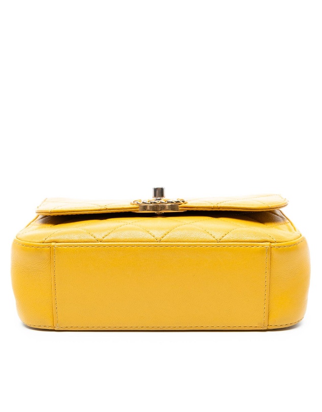 Pre-Loved by Azura Reborn - Pre-Loved Small Quilted Lambskin Chain Infinity Top Handle Bag