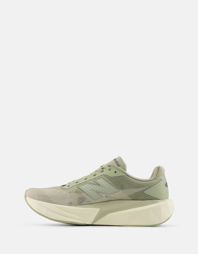 New Balance - FuelCell Rebel v5 (Wide Fit) - Men's