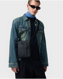 Gaston Luga - Däsh - Box Crossbody Waterproof Shoulder Carry Bag