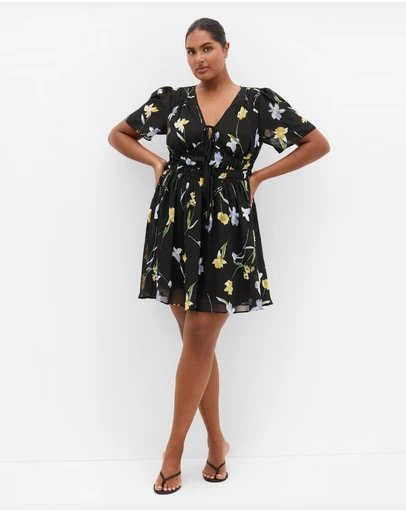 City Chic - Plus size Petal Print Mini Dress - black