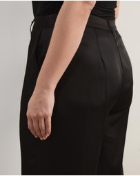 Atmos&Here Curvy - Leoni Asymmetric Lace Satin Pants
