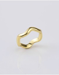 Wanderlust + Co - Scallop Gold Ring