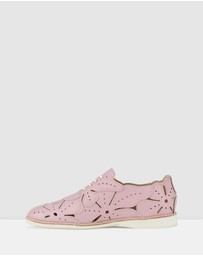 Rollie - Derby Applique Shoe
