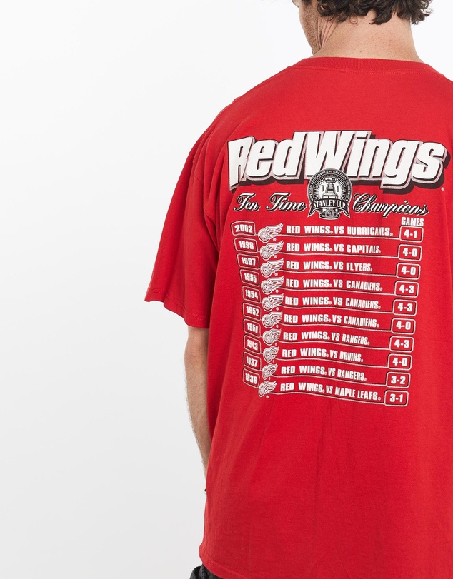 Vintage by The Real Deal - Pre Loved - Vintage 2002 NHL Detroit Red Wings Stanley Cup Tee