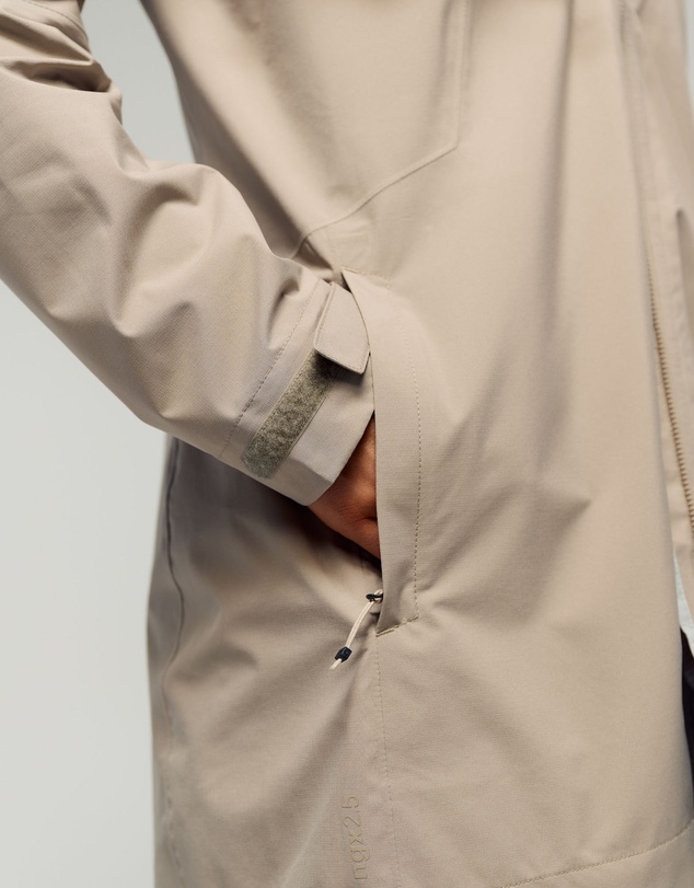 Kathmandu - Trailhead Stretch 2.5L Rain Parka