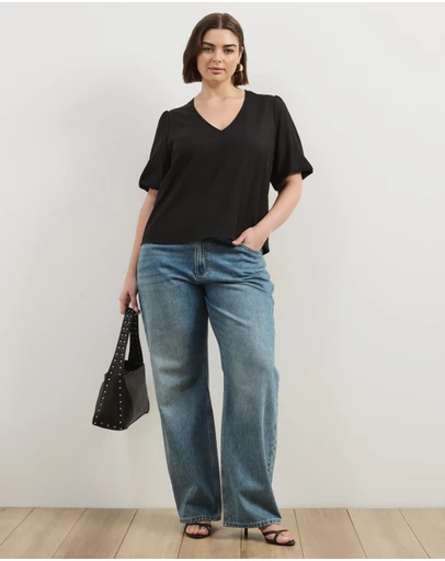 Atmos&Here Curvy - Aurelia V-Neck Puff Sleeve Blouse
