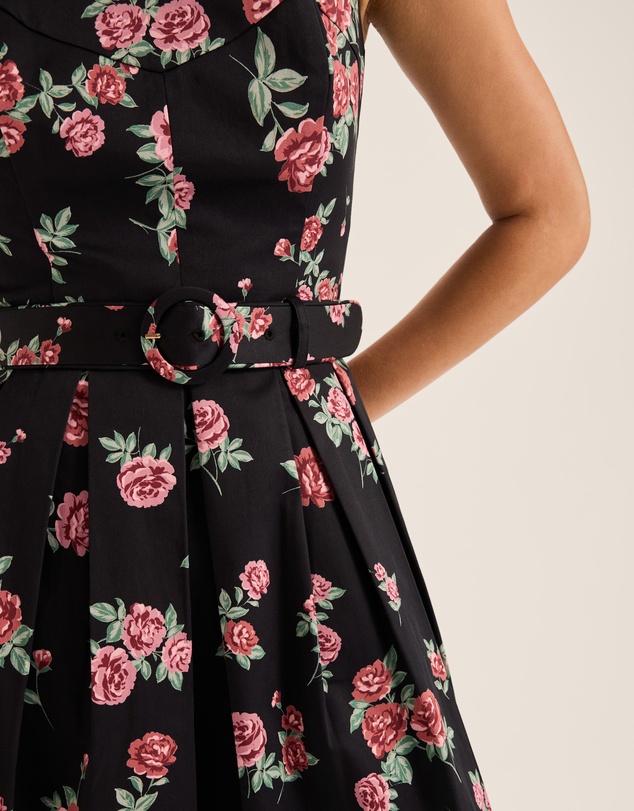 Review - Cameo Rose Dress