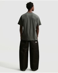 Nike - Nike Sportswear Premium Essentials T-Shirt