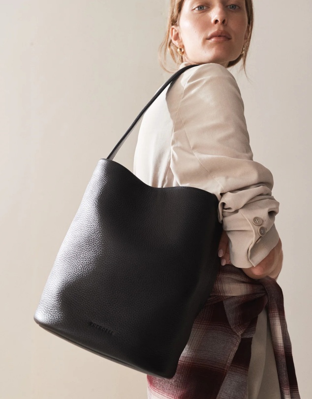 The Horse - Esme Tote
