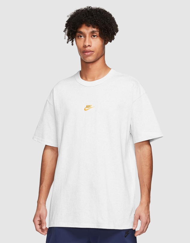 Nike - Sportswear Premium Essentials T-Shirt