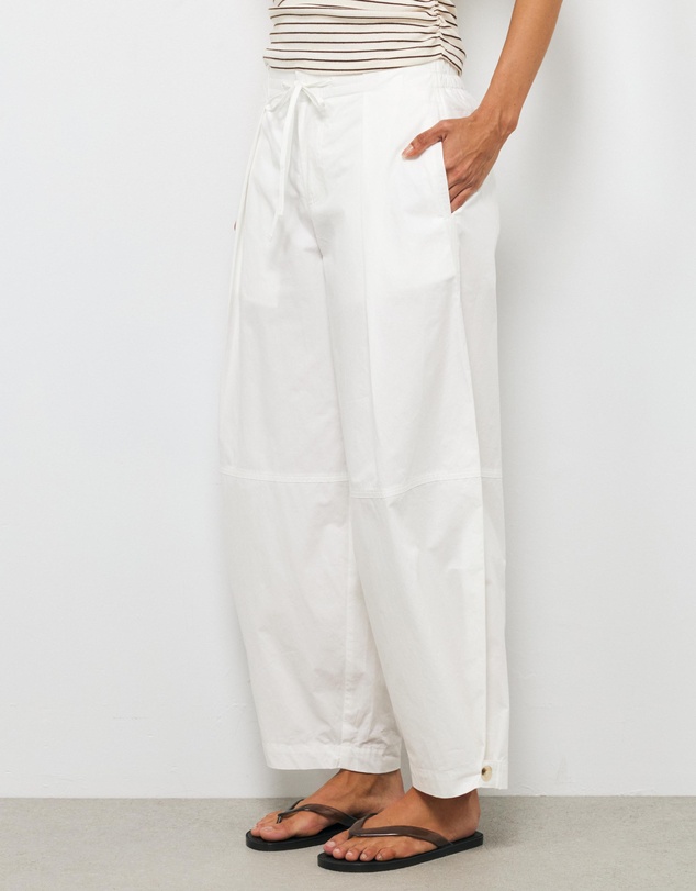 AERE - Mimi Pleated Barrel Leg Pant