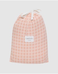 Kynd Baby - Fitted Cot Sheet in Heart Gingham