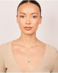Lovisa - Waterproof Gold Plated Stainless Steel Pearl Starfish Pendant Necklace