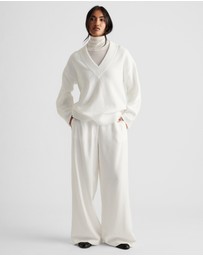 Decjuba - Skyler V Neck Knit Jumper