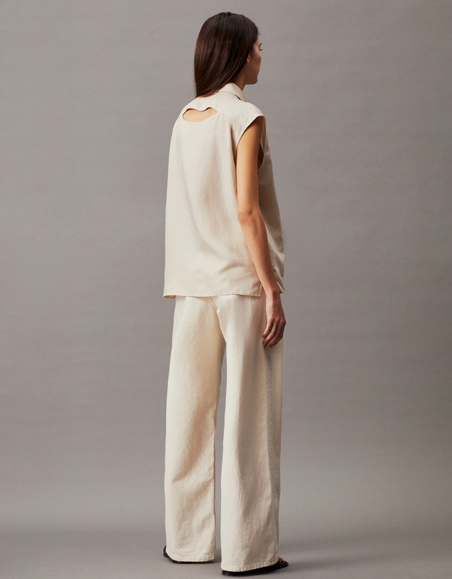Calvin Klein - Relaxed Cut Out Detail Shirt