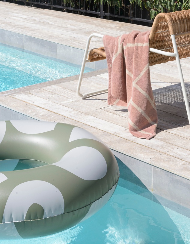&Sunday - Playful Oversized Inflatable Pool Tube Float- Olive
